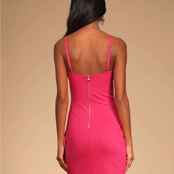 Lulu’s Body Con Dress - Picture 2 of 4